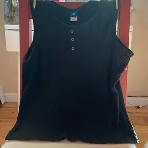 Black Old Navy tank top